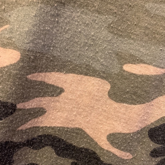 Distressed tee - Picture 3 of 3